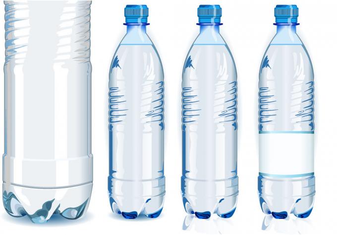 Linea di produzione media dell'acqua in bottiglia di capacità con controllo automatico dello SpA